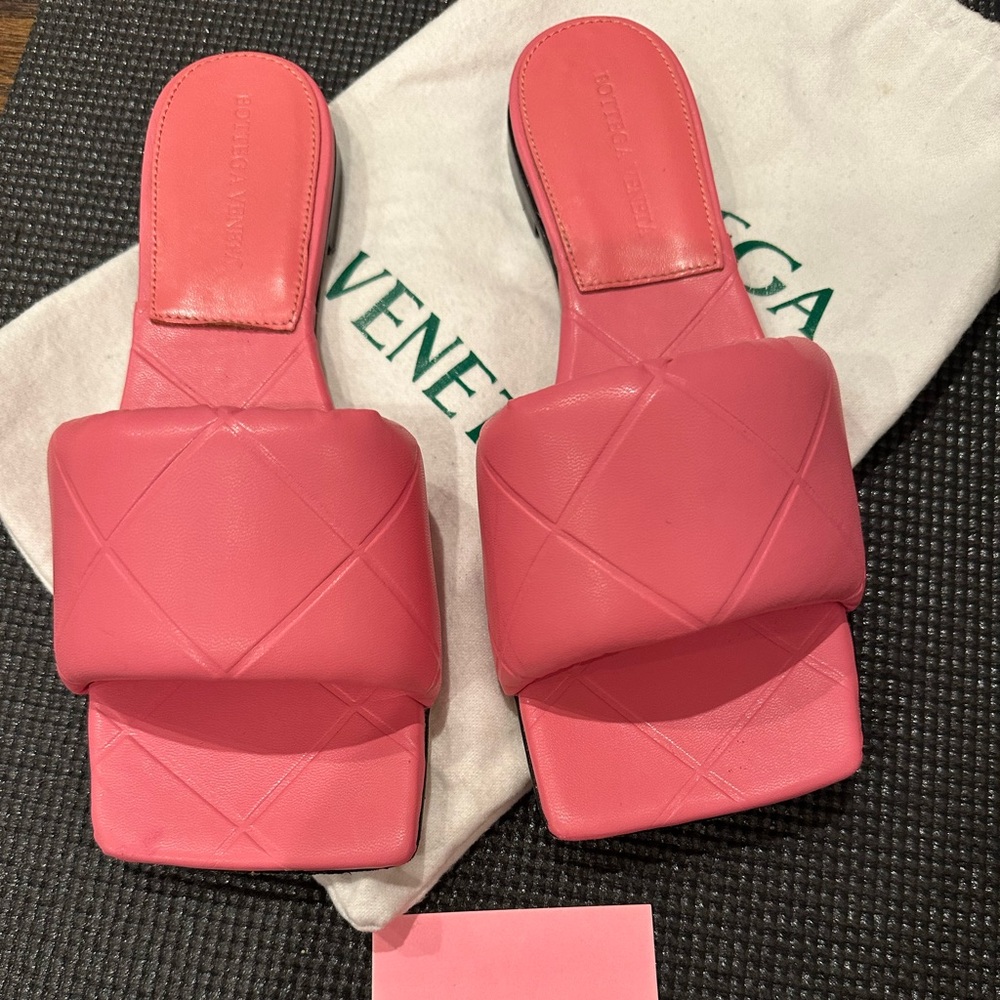 Bottega veneta padded lido sandals